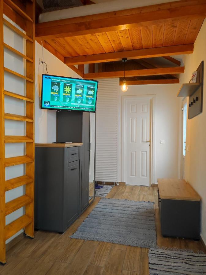 The Little White House Apartment Sibiu Exterior photo