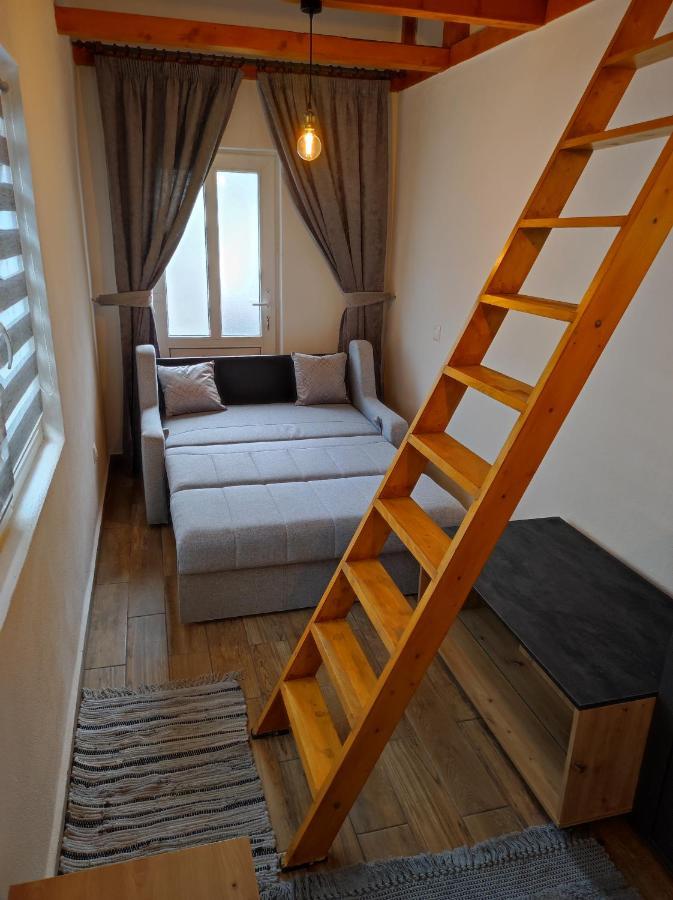 The Little White House Apartment Sibiu Exterior photo